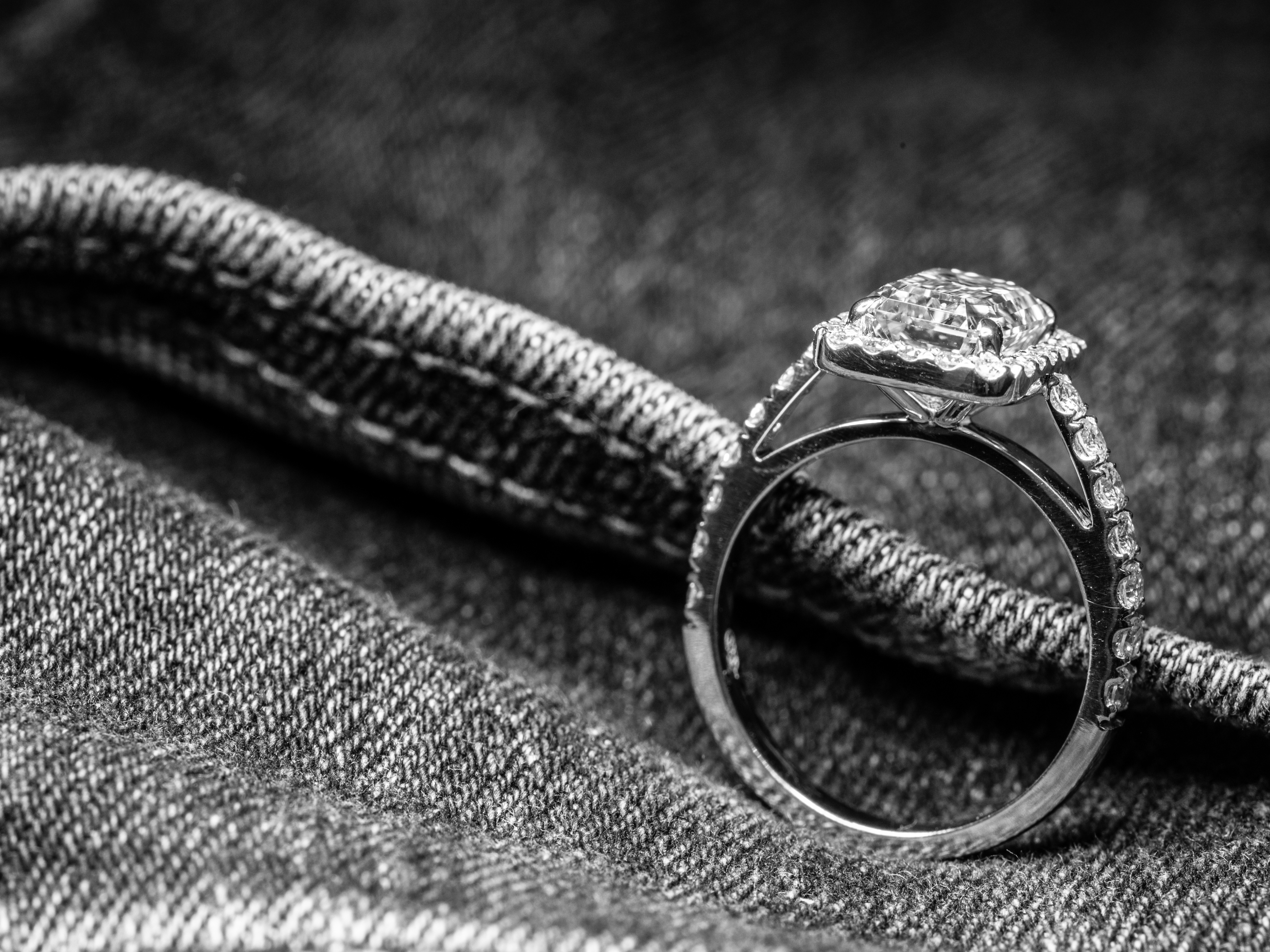 Image showing a white gold ring that has been rhodium plated